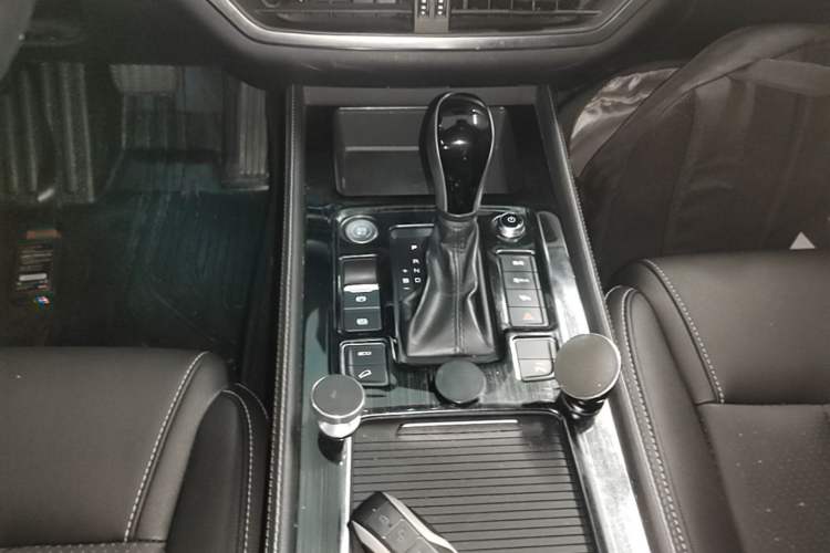 Used BYD Tang 2018 2.0T Automatic Smart Connect Prestige 7-Seater China V Standard Gear Lever