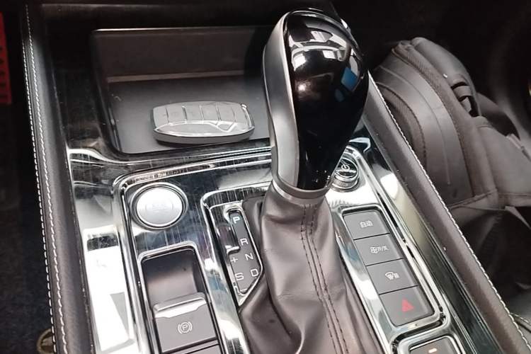 Used BYD Tang 2018 2.0T Automatic SmartConnect Prestige 7-Seater China V Standard Gear Lever