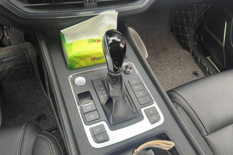 Used BYD Tang 2018 2.0T Automatic SmartConnect Prestige 7-Seater China V Standard Gear Lever