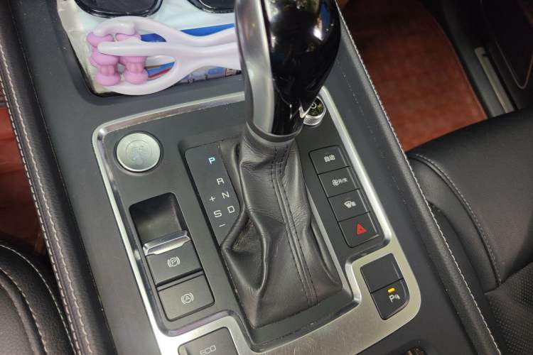 Used BYD Tang 2018 2.0T Automatic SmartConnect Luxury 7-Seater China V Emission Standard Gear Lever