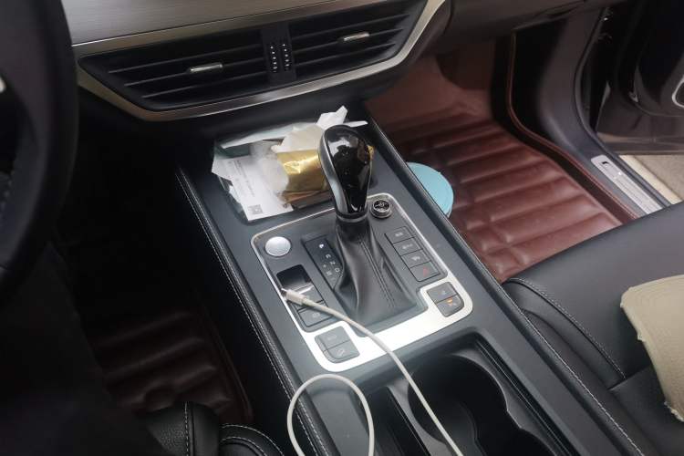 Used BYD Tang 2018 2.0T Automatic SmartConnect Prestige 7-Seater China V Standard Gear Lever