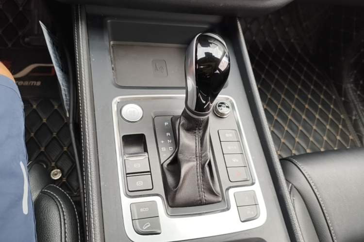 Used BYD Tang 2018 2.0T Automatic SmartConnect Prestige 7-Seater China V Standard Gear Lever
