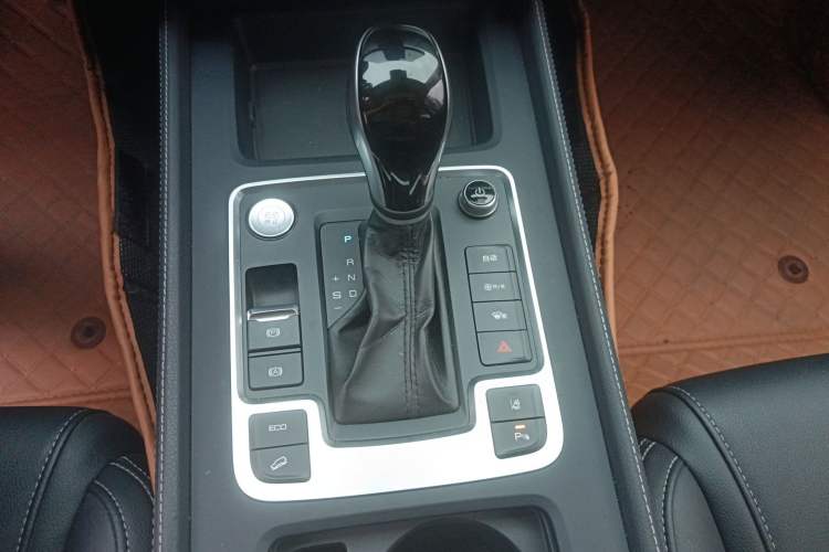 Used BYD Tang 2018 2.0T Automatic SmartConnect Prestige 7-Seater China V Standard Gear Lever