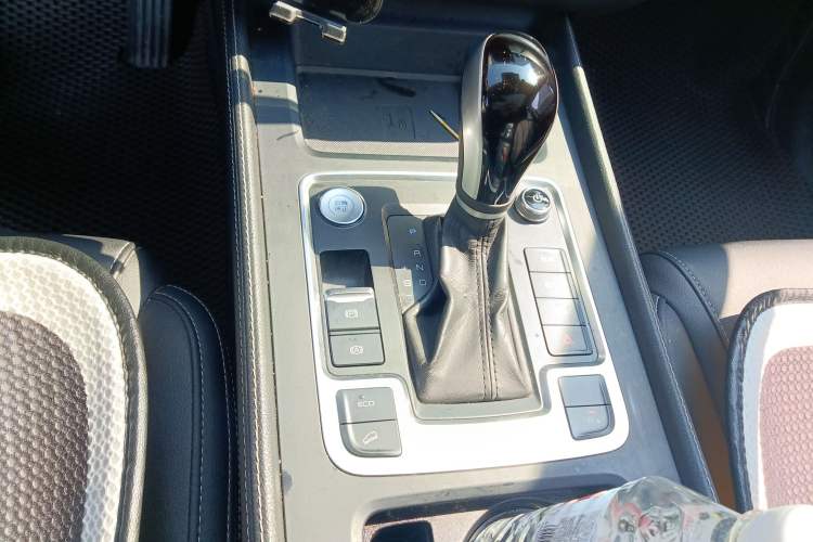 Used BYD Tang 2018 2.0T Automatic Smart Connect Prestige 7-Seater China V Standard Gear Lever