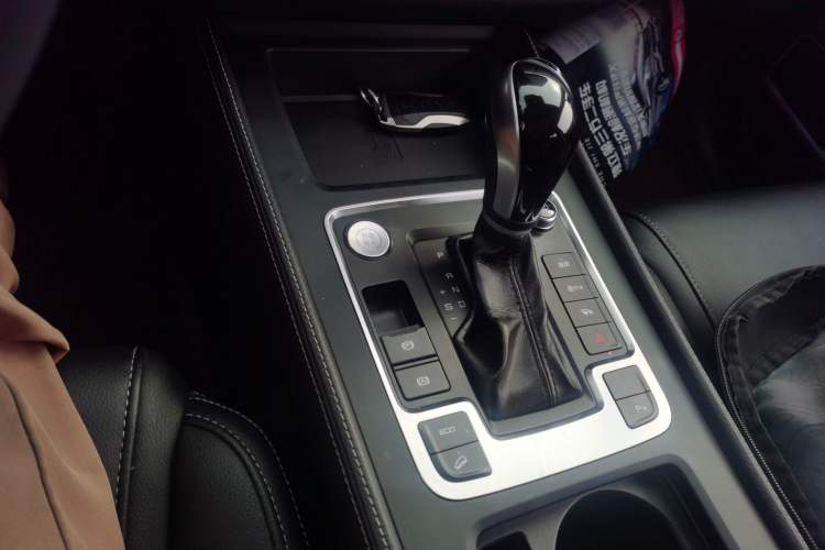 Used BYD Tang 2018 2.0T Automatic Smart Connect Prestige 7-Seater China V Standard Gear Lever