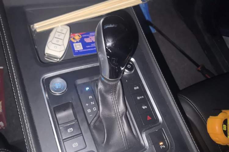 Used BYD Tang 2018 2.0T Automatic SmartConnect Prestige 5-Seater Emission Standard China V Gear Lever