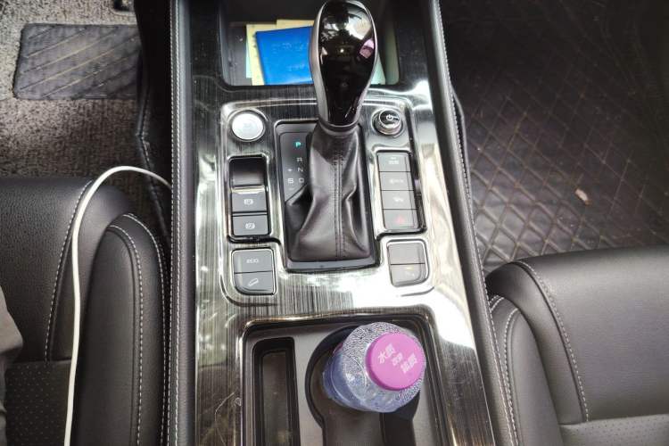 Used BYD Tang 2018 2.0T Automatic Smart Connect Prestige 7-Seater China V Standard Gear Lever