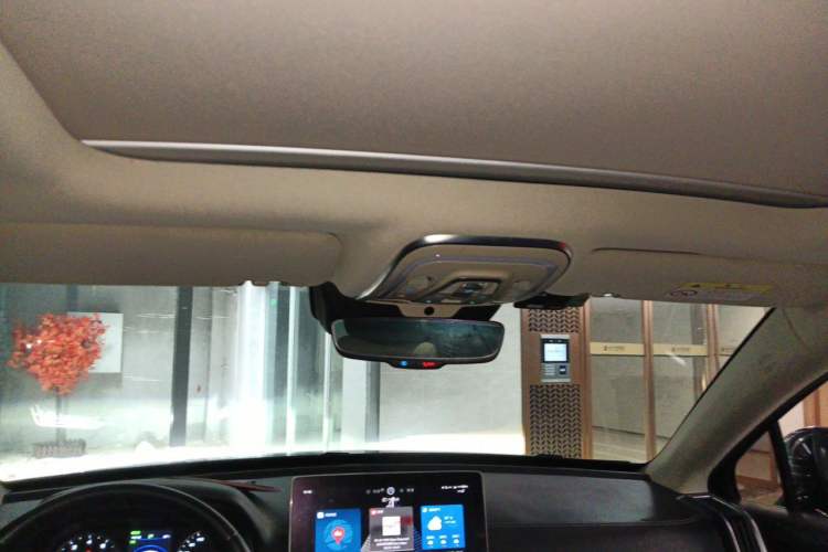 Used BYD Tang 2018 2.0T Automatic SmartConnect Prestige 5-Seater Emission Standard China V Headliner