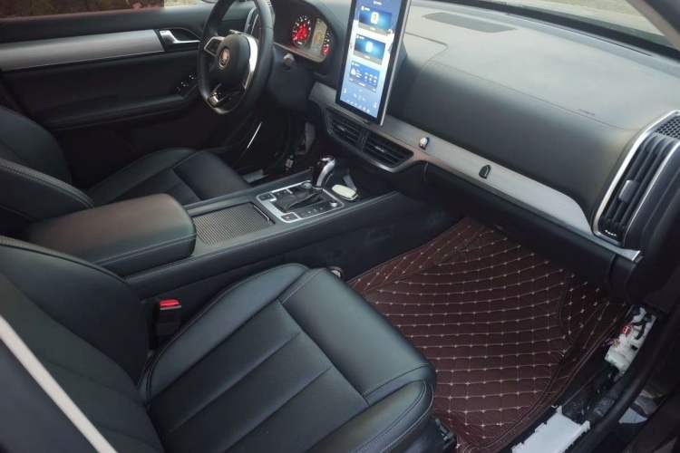 Used BYD Tang 2018 2.0T Automatic Smart Connect Prestige 5-Seater National Emission Standard V Headliner