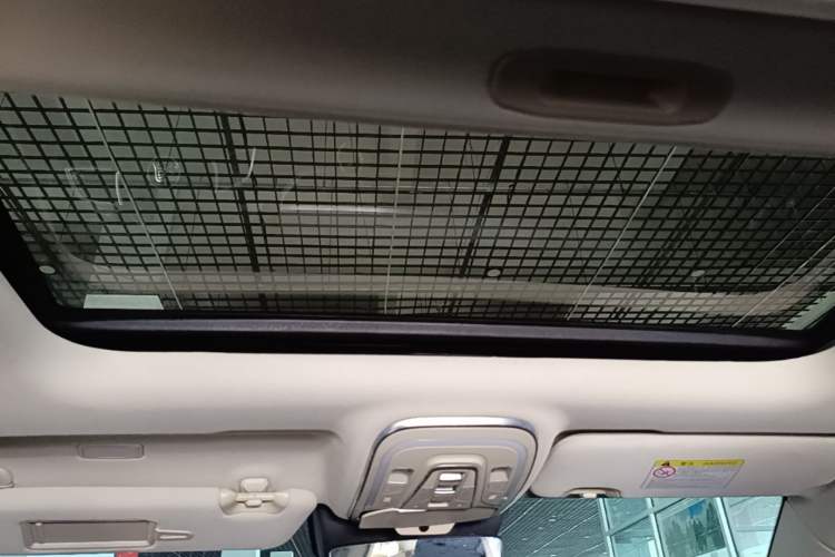 Used BYD Tang 2018 2.0T Automatic SmartConnect Luxury 7-Seater China V Emission Standard Headliner
