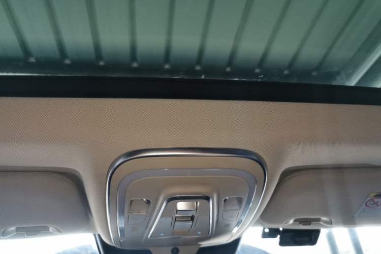 Used BYD Tang 2018 2.0T Automatic Smart Connect Prestige 5-Seater National Emission Standard V Headliner