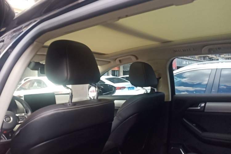 Used BYD Tang 2018 2.0T Automatic SmartConnect Prestige 7-Seater China V Standard Headliner