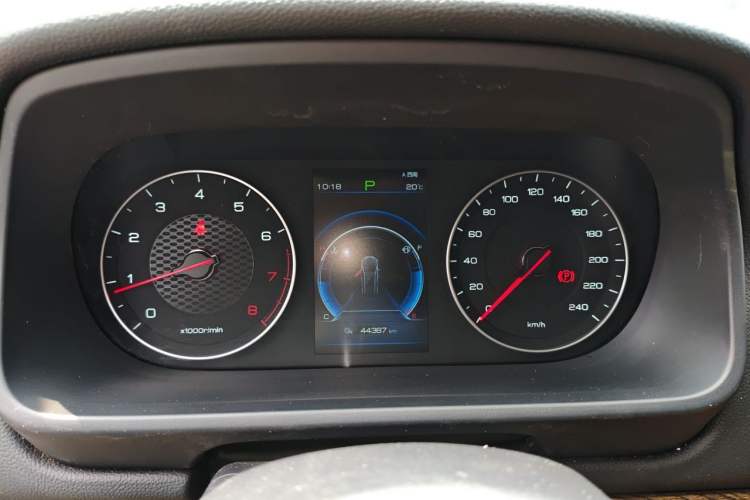 Used BYD Tang 2018 2.0T Automatic SmartConnect Luxury 7-Seater China V Emission Standard Instrument Cluster
