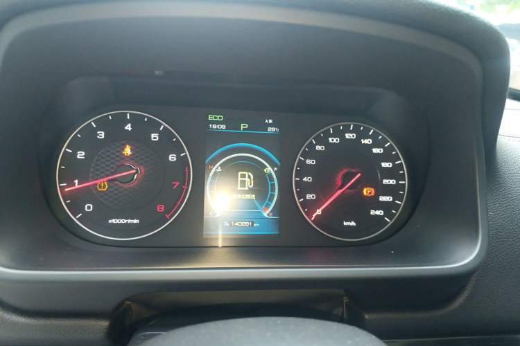 Used BYD Tang 2018 2.0T Automatic Smart Connect Prestige 7-Seater China V Standard Instrument Cluster