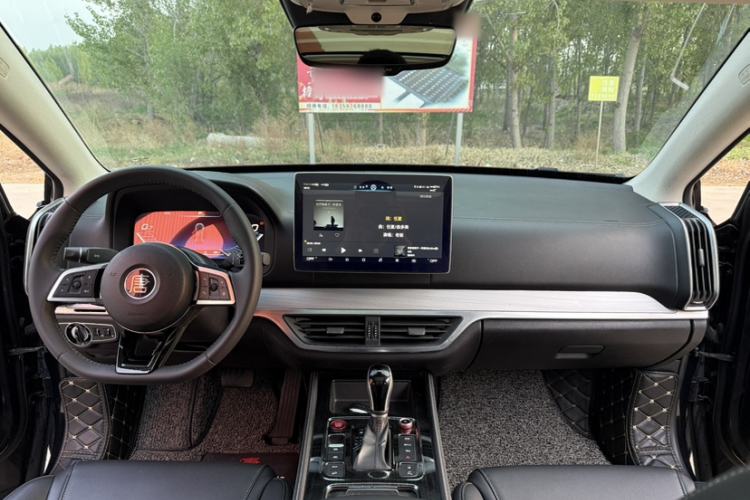 Used BYD Tang 2018 2.0T Automatic SmartConnect Prestige 7-Seater China V Standard Interior 1