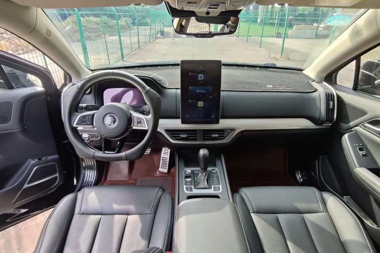 Used BYD Tang 2018 2.0T Automatic SmartConnect Prestige 7-Seater China V Standard Interior 1
