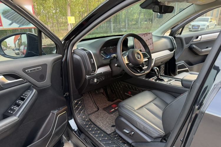 Used BYD Tang 2018 2.0T Automatic SmartConnect Prestige 7-Seater China V Standard Interior 2