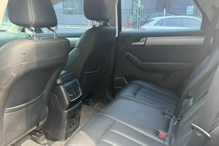 Used BYD Tang 2018 2.0T Automatic SmartConnect Luxury 7-Seater China V Emission Standard Interior 2