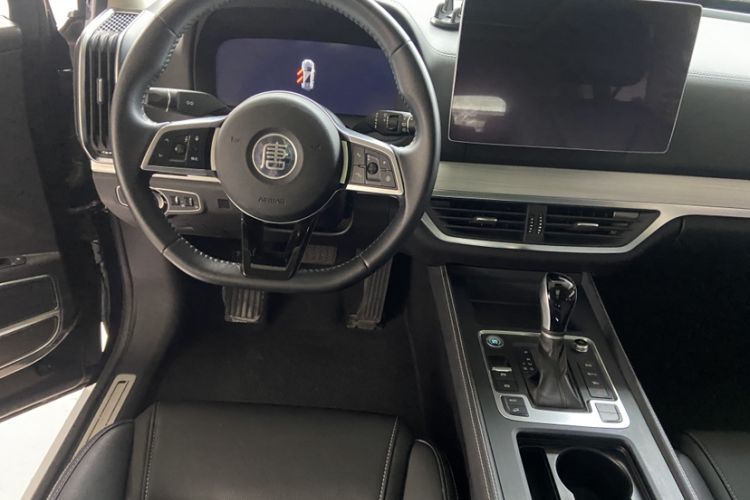 Used BYD Tang 2018 2.0T Automatic SmartConnect Prestige 7-Seater China V Standard Interior 3