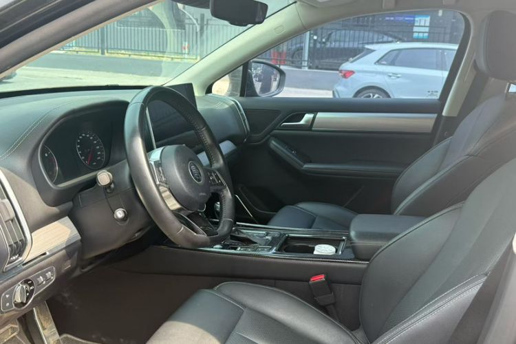 Used BYD Tang 2018 2.0T Automatic SmartConnect Luxury 7-Seater China V Emission Standard Interior 3