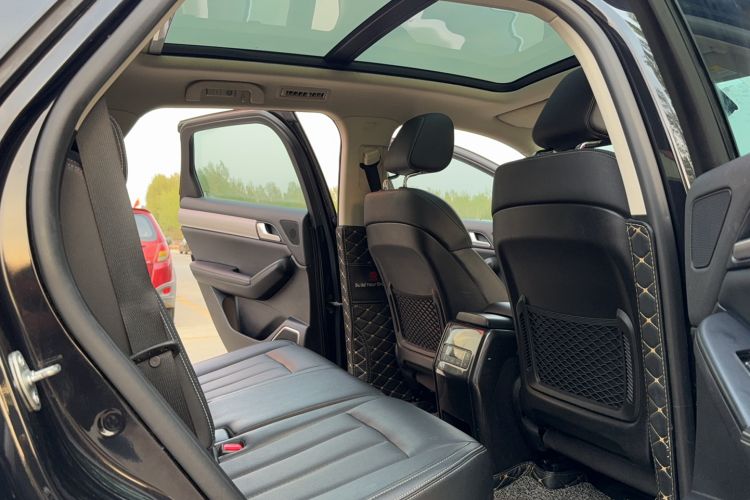 Used BYD Tang 2018 2.0T Automatic SmartConnect Prestige 7-Seater China V Standard Interior 4