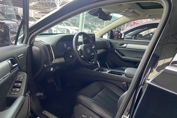 Used BYD Tang 2018 2.0T Automatic SmartConnect Prestige 7-Seater China V Standard Interior 4