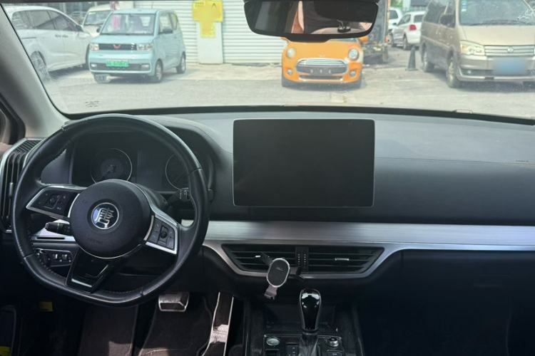 Used BYD Tang 2018 2.0T Automatic SmartConnect Luxury 7-Seater China V Emission Standard Interior 4