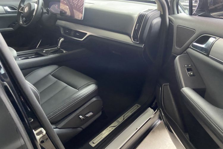 Used BYD Tang 2018 2.0T Automatic SmartConnect Prestige 7-Seater China V Standard Interior 8
