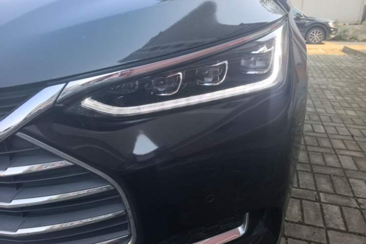 Used BYD Tang 2018 2.0T Automatic SmartConnect Luxury Edition 5 Seats China V Standard Left Front Headlight