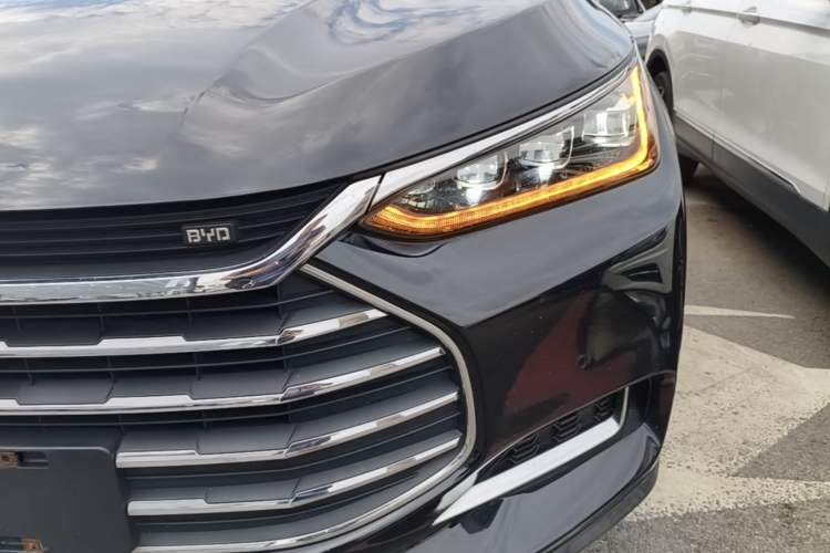 Used BYD Tang 2018 2.0T Automatic SmartConnect Prestige 7-Seater China V Standard Left Front Headlight