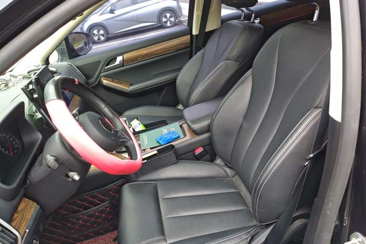 Used BYD Tang 2018 2.0T Automatic SmartConnect Luxury 7-Seater China V Emission Standard Left Front Seat