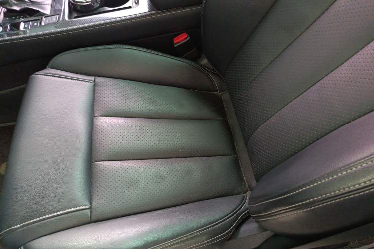 Used BYD Tang 2018 2.0T Automatic SmartConnect Prestige 7-Seater China V Standard Left Front Seat