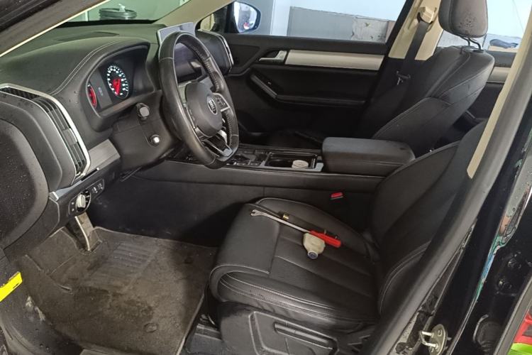 Used BYD Tang 2018 2.0T Automatic SmartConnect Luxury 7-Seater China V Emission Standard Left Front Seat