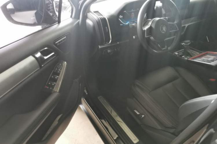 Used BYD Tang 2018 2.0T Automatic Smart Connect Prestige 5-Seater National Emission Standard V Left Front Seat