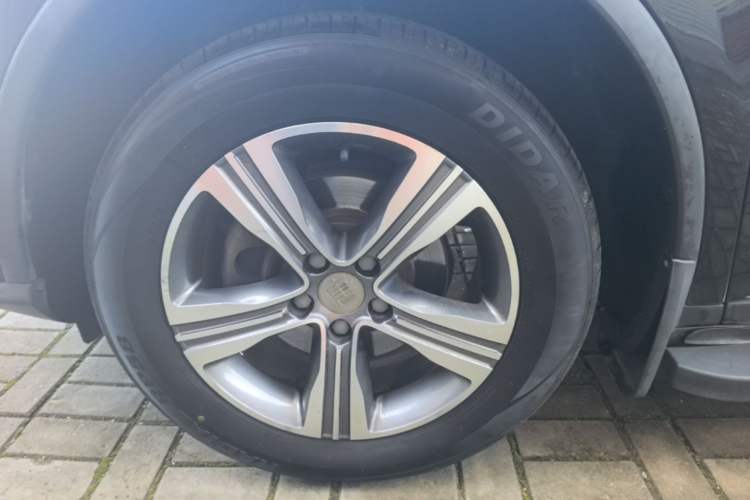 Used BYD Tang 2018 2.0T Automatic SmartConnect Luxury Edition 5 Seats China V Standard Left Front Wheel Hub