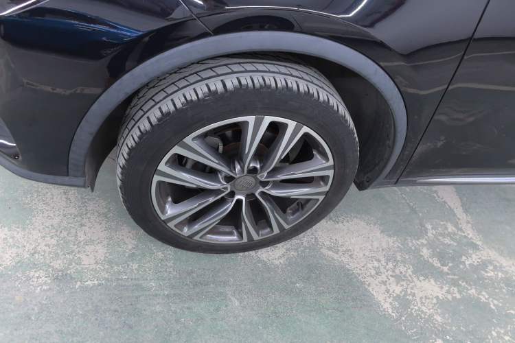 Used BYD Tang 2018 2.0T Automatic Smart Connect Prestige 7-Seater China V Standard Left Front Wheel Hub