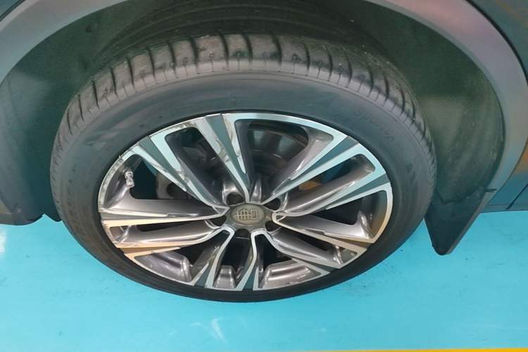 Used BYD Tang 2018 2.0T Automatic Smart Connect Prestige 7-Seater China V Standard Left Front Wheel Hub