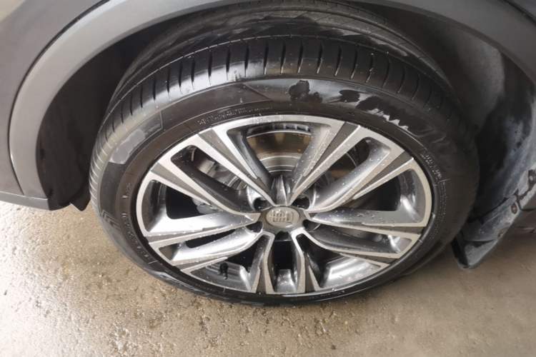 Used BYD Tang 2018 2.0T Automatic Smart Connect Prestige 5-Seater National Emission Standard V Left Front Wheel Hub