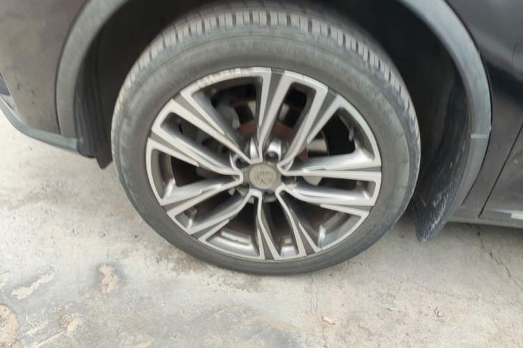 Used BYD Tang 2018 2.0T Automatic Smart Connect Prestige 7-Seater China V Standard Left Front Wheel Hub
