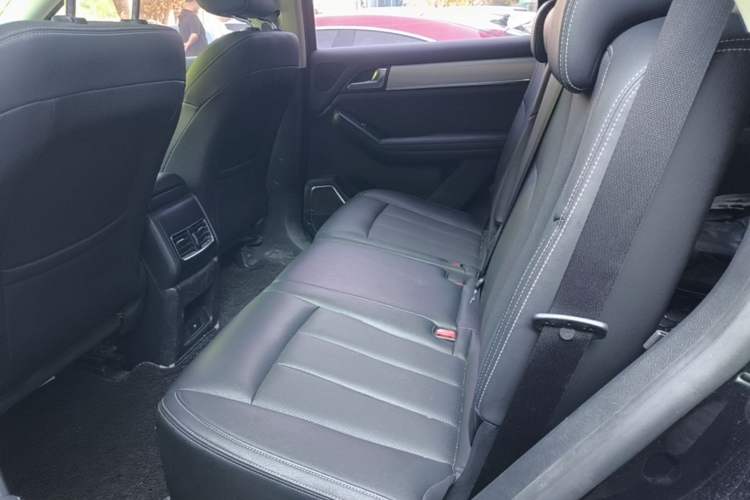 Used BYD Tang 2018 2.0T Automatic SmartConnect Luxury Edition 5 Seats China V Standard Left Rear Seat