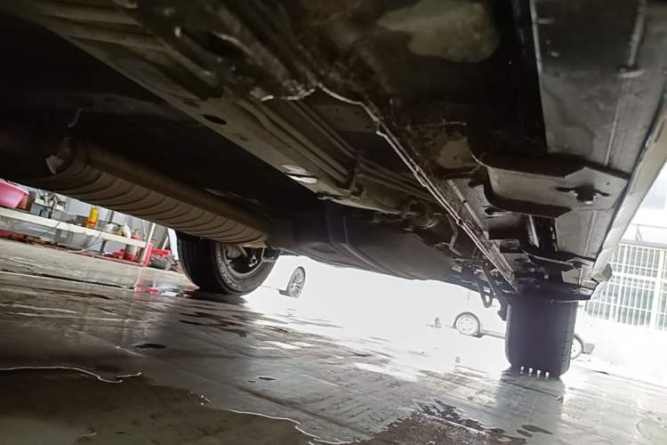 Used BYD Tang 2018 2.0T Automatic SmartConnect Luxury 7-Seater China V Emission Standard Left Side Sill