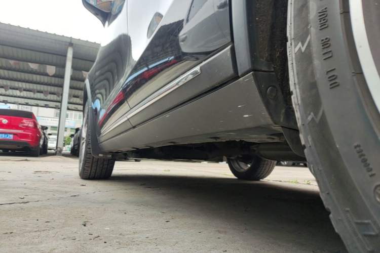 Used BYD Tang 2018 2.0T Automatic Smart Connect Prestige 7-Seater China V Standard Left Side Sill