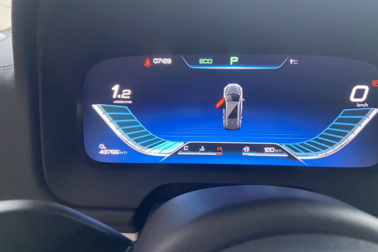 Used BYD Tang 2018 2.0T Automatic SmartConnect Prestige 7-Seater China V Standard Odometer Close Up