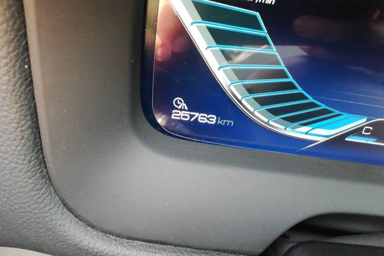 Used BYD Tang 2018 2.0T Automatic SmartConnect Prestige 7-Seater China V Standard Odometer Close Up