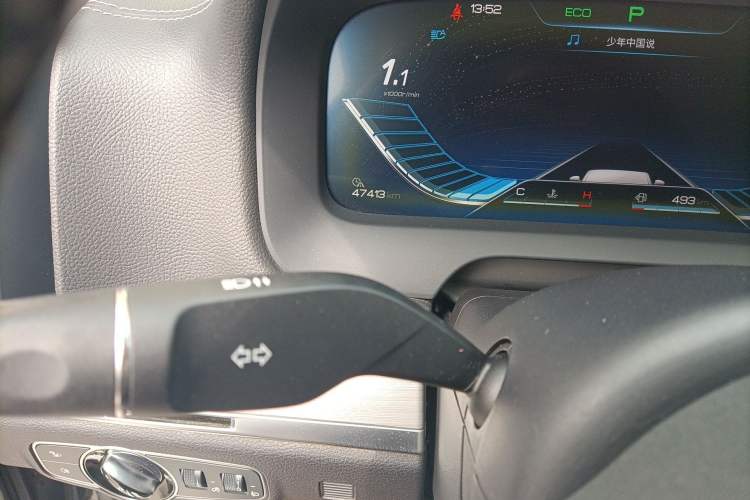 Used BYD Tang 2018 2.0T Automatic SmartConnect Prestige 7-Seater China V Standard Odometer Close Up