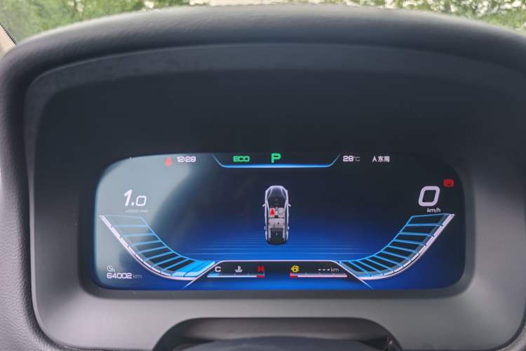 Used BYD Tang 2018 2.0T Automatic SmartConnect Prestige 7-Seater China V Standard Odometer Close Up