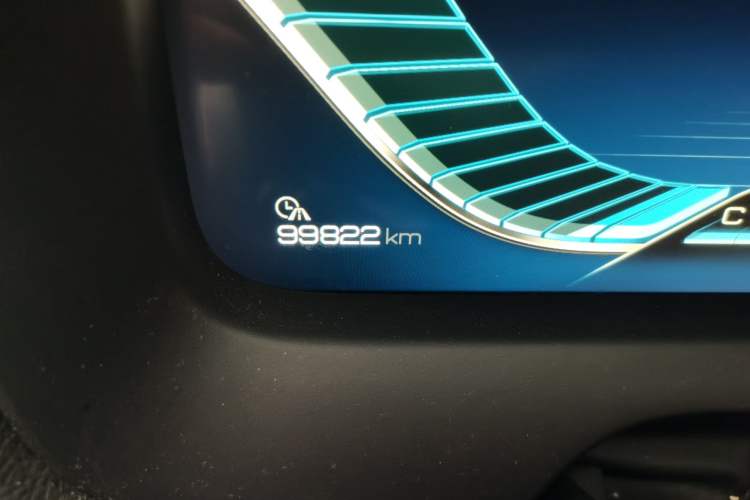 Used BYD Tang 2018 2.0T Automatic SmartConnect Prestige 7-Seater China V Standard Odometer Close Up