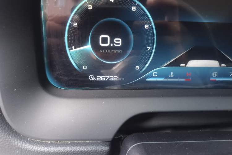 Used BYD Tang 2018 2.0T Automatic SmartConnect Prestige 7-Seater China V Standard Odometer Close Up