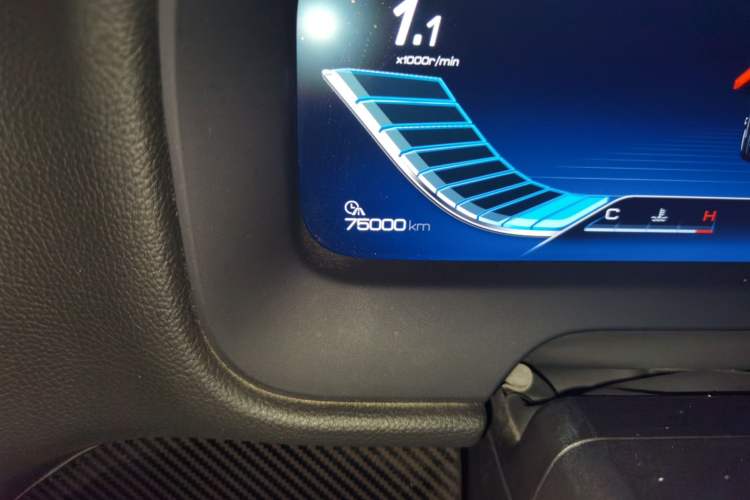 Used BYD Tang 2018 2.0T Automatic SmartConnect Prestige 7-Seater China V Standard Odometer Close Up