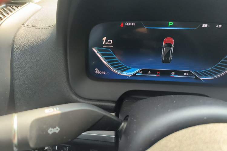 Used BYD Tang 2018 2.0T Automatic SmartConnect Prestige 7-Seater China V Standard Odometer Close Up